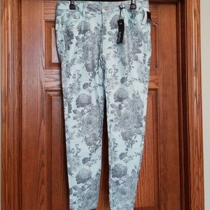 NWT skinny floral jeans